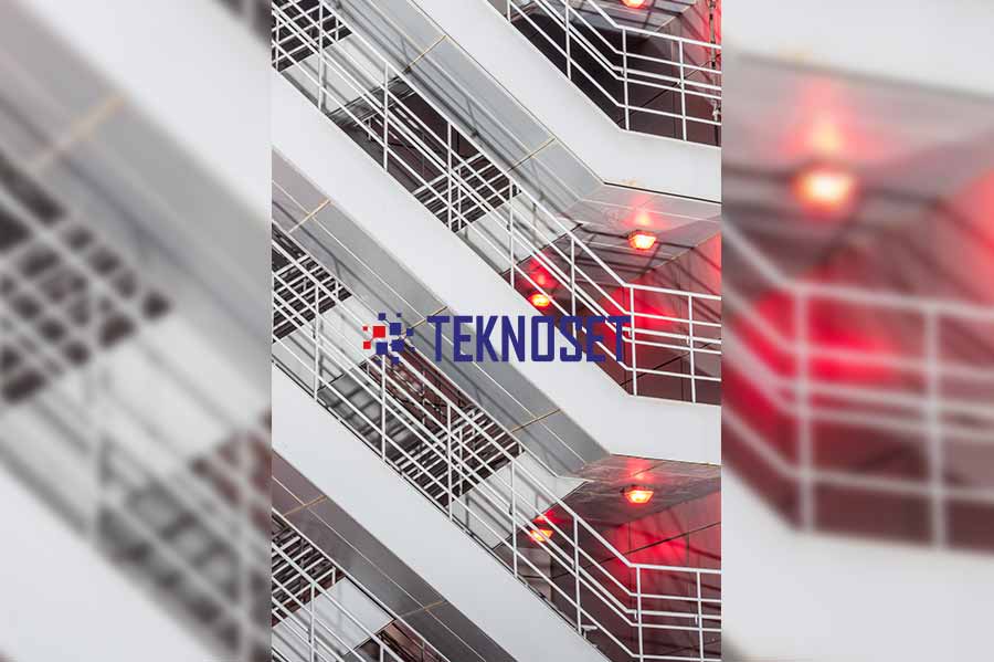 Yangın Merdiveni Zorunluluğu Kaç Metre? - Teknoset Yangın ve Güvenlik